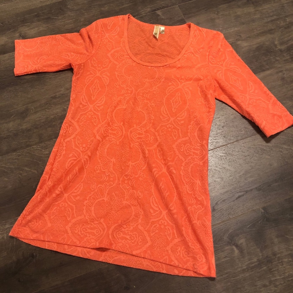 BKE lace top size medium.
